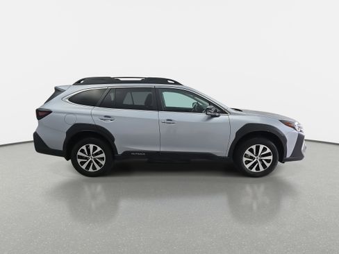 Used 2025 Subaru Outback Premium w/ Popular Package #1A image 4