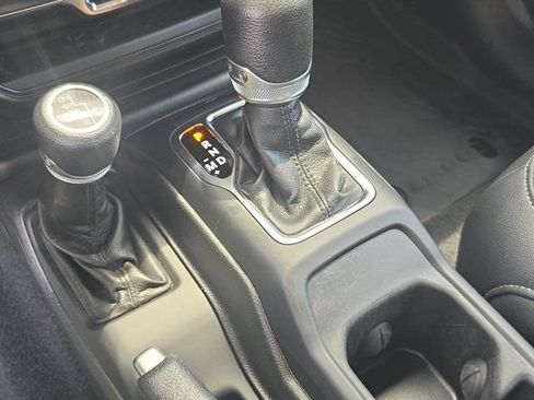 Used 2022 Jeep Wrangler Unlimited Sport AWD/4WD image 27