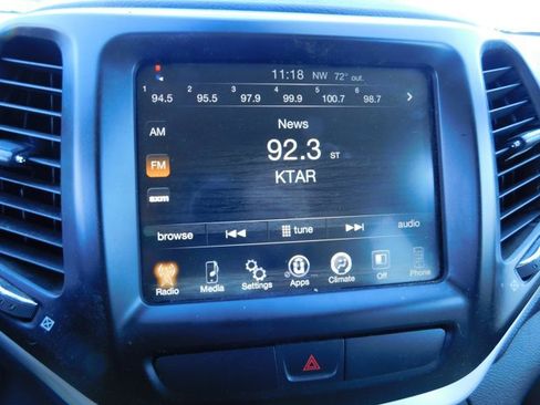 Used 2015 Jeep Cherokee Latitude image 11