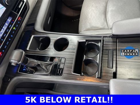 Used 2021 Toyota Sienna Limited image 33
