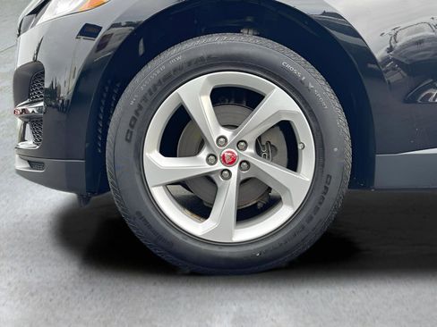 Used 2018 Jaguar F-PACE Premium image 44