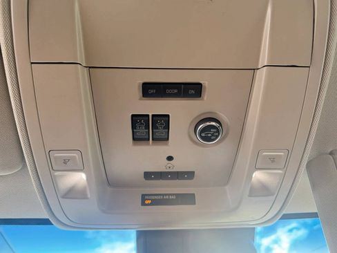 Used 2015 Chevrolet Suburban LT AWD/4WD image 14