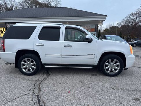 Used 2011 GMC Yukon Denali image 5
