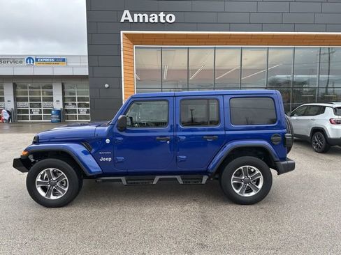 Used 2019 Jeep Wrangler Unlimited Sahara AWD/4WD image 9