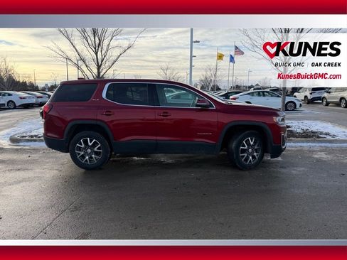 Used 2023 GMC Acadia SLE image 4