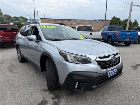 Used 2022 Subaru Outback Premium AWD/4WD image 3