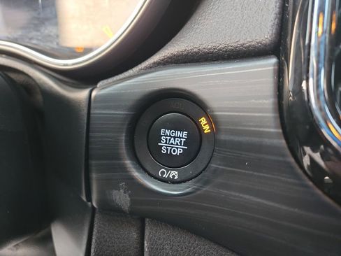 Used 2023 Jeep Renegade Latitude image 20