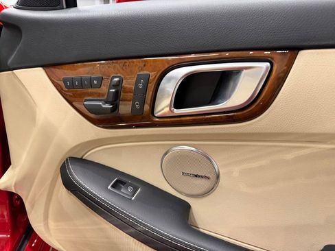 Used 2012 Mercedes-Benz SLK 250 image 31