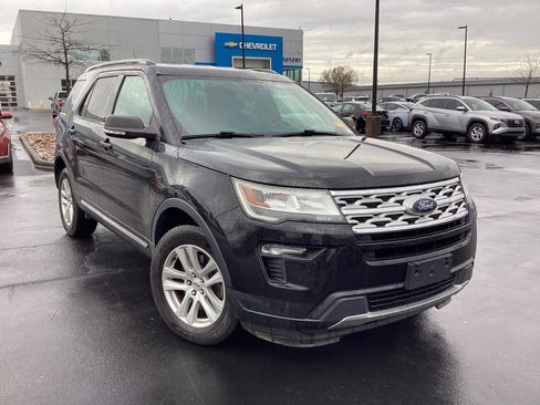 Used 2019 Ford Explorer XLT w/ Equipment Group 201A image 5
