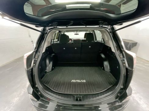 Used 2016 Toyota RAV4 LE image 22