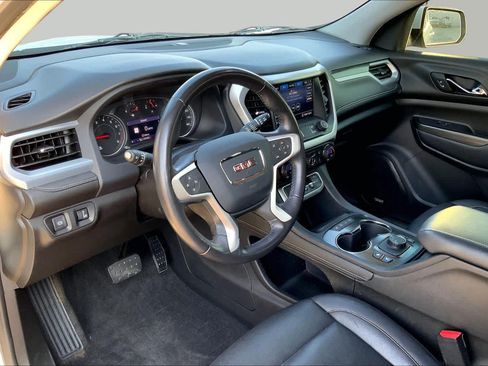 Used 2020 GMC Acadia SLT w/ Premium Package FWD image 18