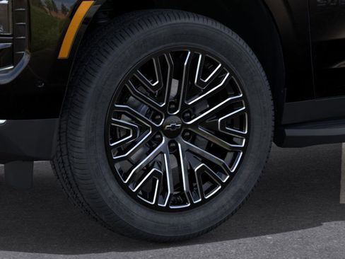 New 2026 Chevrolet Suburban LS image 9