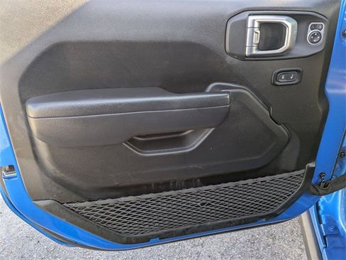 Used 2025 Jeep Wrangler Unlimited Rubicon image 10