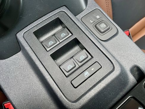 Used 2024 Ford Bronco Outer Banks AWD/4WD image 39