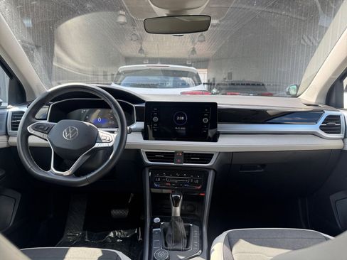 Used 2025 Volkswagen Taos SE image 33