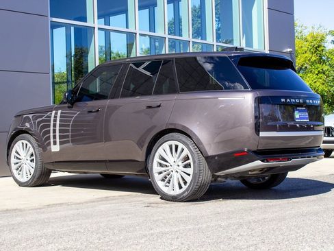 Used 2023 Land Rover Range Rover First Edition image 8