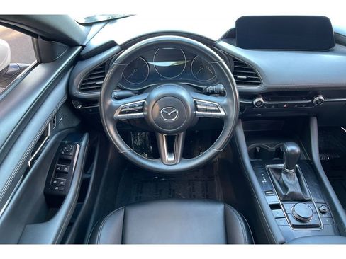 Used 2020 MAZDA MAZDA3 Hatchback w/ Preferred Package image 17