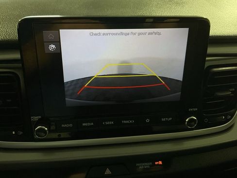 Used 2022 Kia Rio S image 2