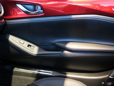 Used 2022 MAZDA MX-5 Miata Grand Touring w/ Weather Package image 25