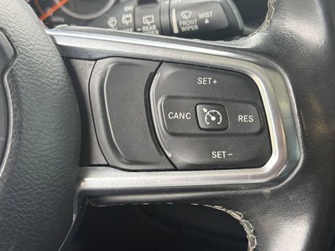 Used 2019 Jeep Wrangler Unlimited Sahara AWD/4WD image 26