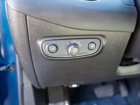 Used 2021 Chevrolet Equinox Premier image 21