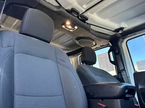 Used 2022 Jeep Wrangler Unlimited Sport AWD/4WD image 14