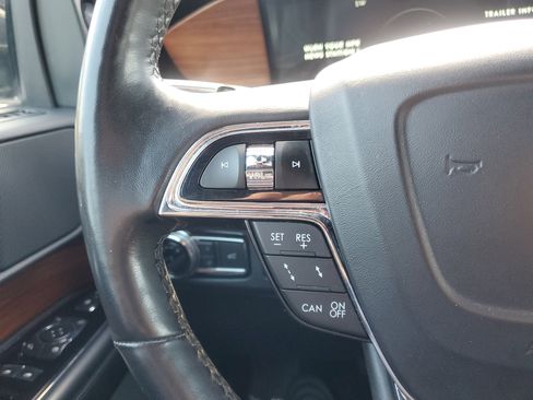 Used 2019 Lincoln Navigator Select w/ Technology Package image 22