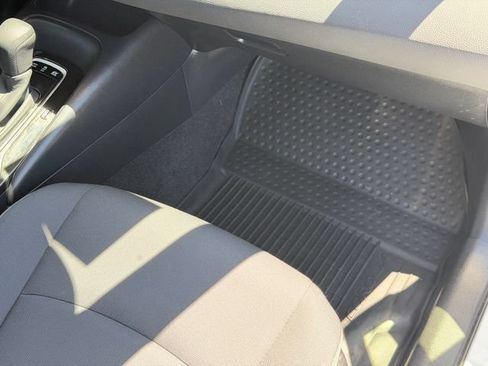 Used 2022 Toyota Corolla LE FWD image 19