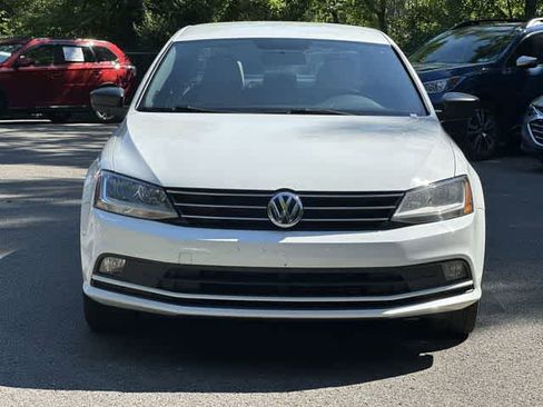 Used 2017 Volkswagen Jetta Sport w/ Jetta Sport Lighting Package FWD image 19