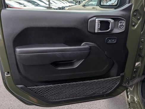 Used 2022 Jeep Wrangler Unlimited Sport AWD/4WD image 16
