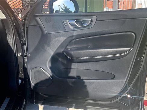 Used 2024 Volvo XC60 B5 Plus w/ Protection Package Premier AWD/4WD image 25