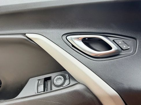 Used 2018 Chevrolet Camaro LT RWD image 18
