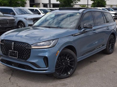 New 2026 Lincoln Aviator Reserve w/ Jet Appearance Package RWD image 12