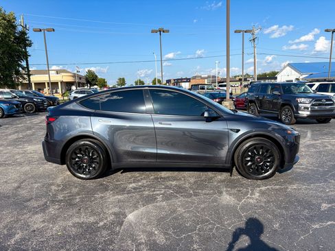Used 2026 Tesla Model Y AWD image 14