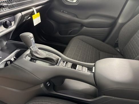 New 2026 Honda HR-V LX image 24