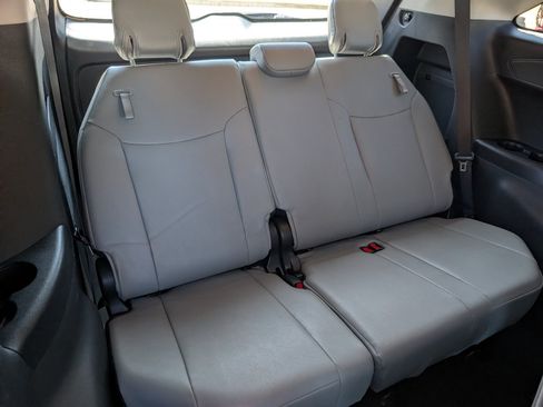 Used 2026 Toyota Sienna XLE FWD image 6