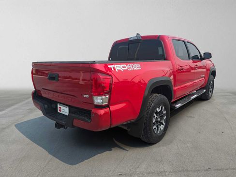 Certified 2017 Toyota Tacoma TRD Off-Road w/ Premium & Technology Package AWD/4WD image 3