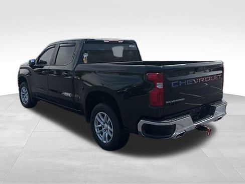 Used 2022 Chevrolet Silverado 1500 LT w/ Z71 Off-Road Package AWD/4WD image 3