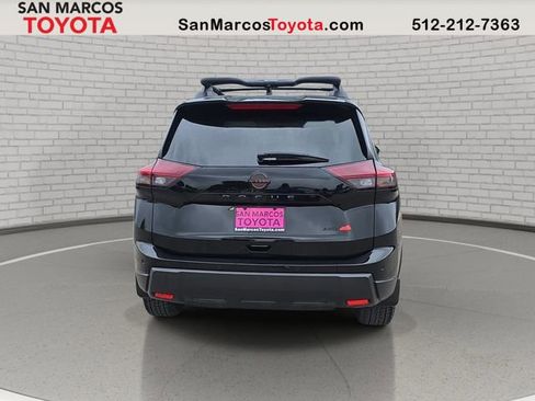 Used 2025 Nissan Rogue SV image 6