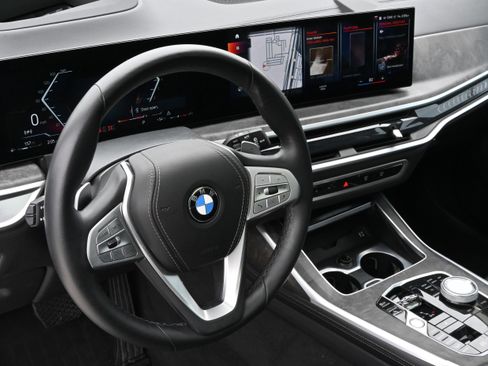 Used 2023 BMW X7 xDrive40i w/ Executive Package AWD/4WD image 14
