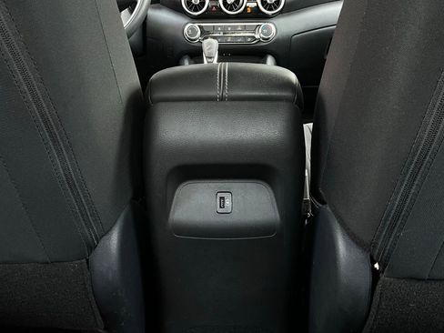 Used 2025 Nissan Sentra SV image 11