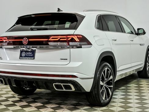 Certified 2025 Volkswagen Atlas Cross Sport SEL Premium R-Line AWD/4WD image 8