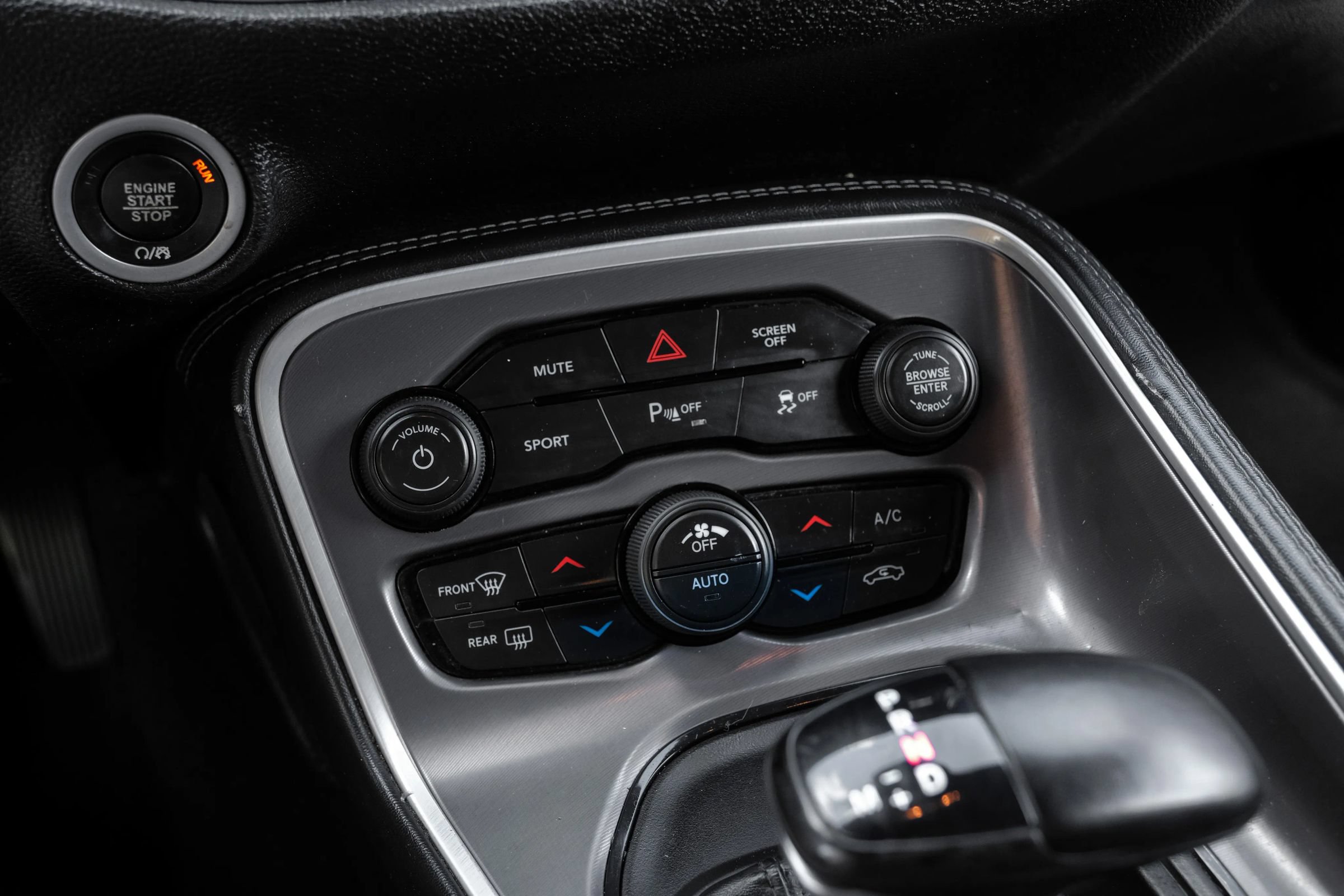 Used 2019 Dodge Challenger SXT RWD image 31