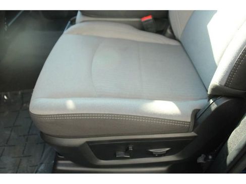 Used 2024 RAM 2500 Big Horn w/ Bed Utility Group image 21