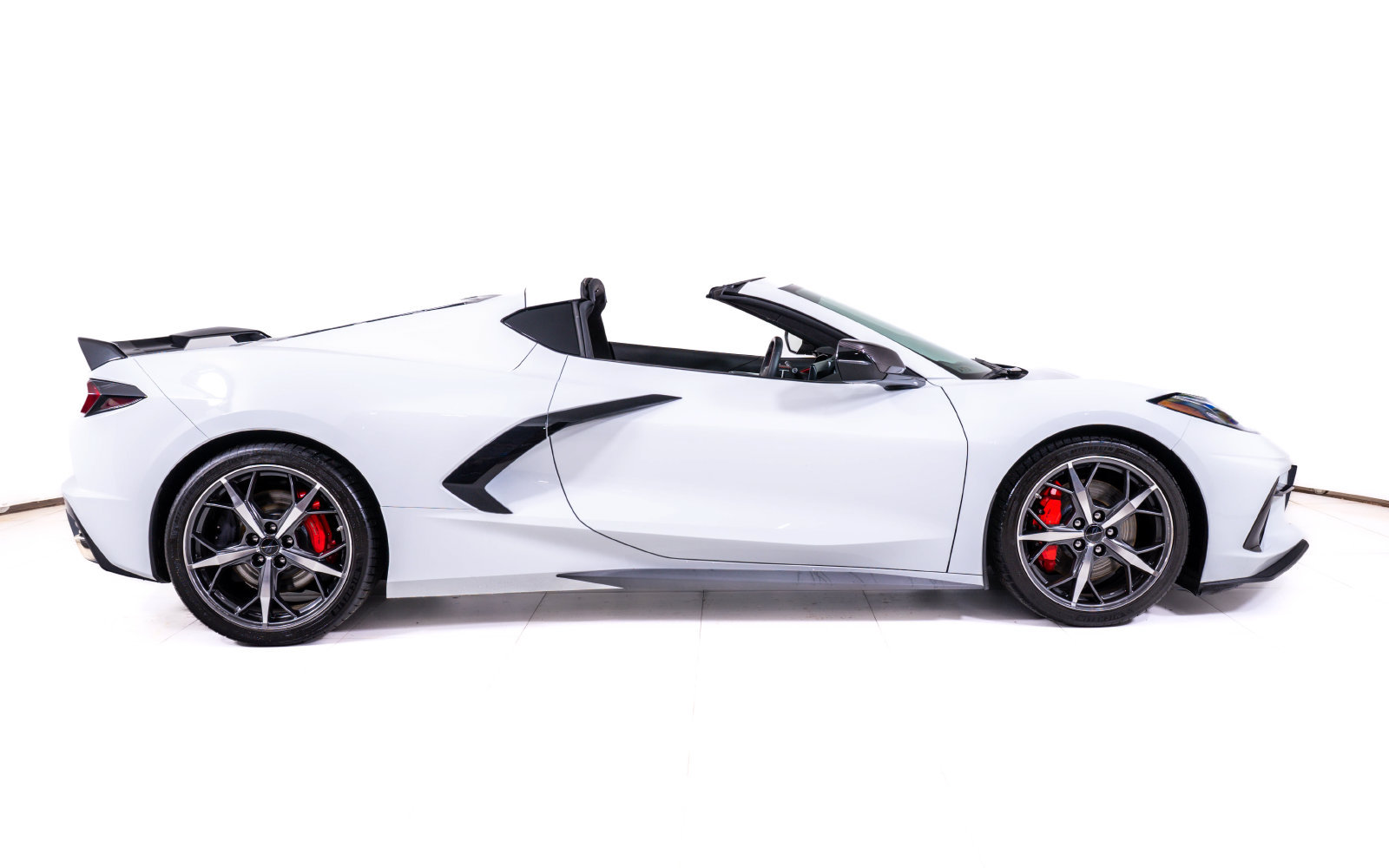 Used 2022 Chevrolet Corvette Stingray Premium Cpe w/ Z51 Performance Package RWD image 7