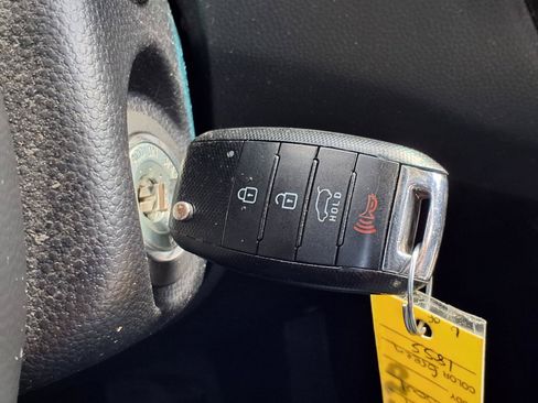 Used 2015 Kia Soul FWD image 11