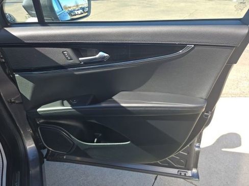 Certified 2022 Lincoln Nautilus AWD w/ Premium Package image 21