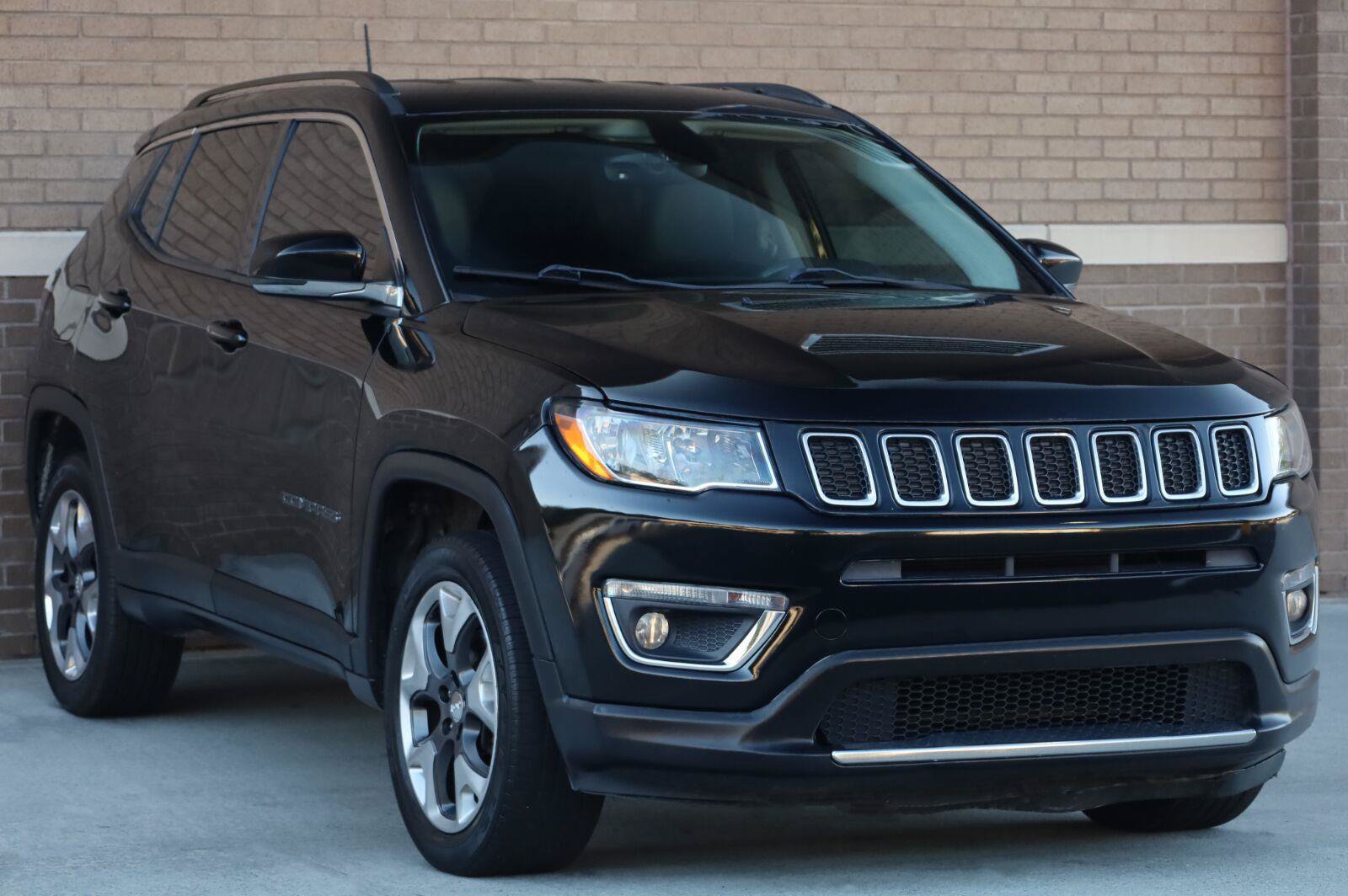 Used 2018 Jeep Compass Limited AWD/4WD image 7