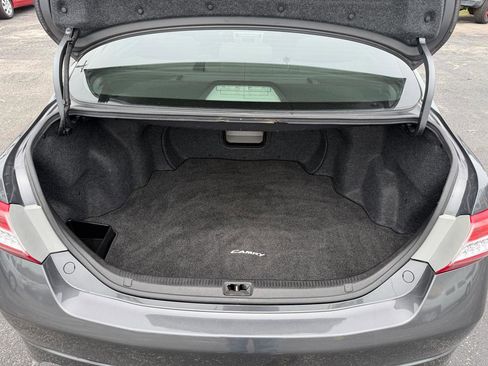 Used 2011 Toyota Camry SE w/ Fleet Convenience Pkg FWD image 18