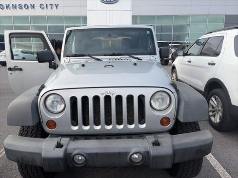 Used 2011 Jeep Wrangler Unlimited Sport image 2
